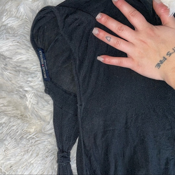 Brandy Melville / cute ribbon top / one size - Picture 3 of 3